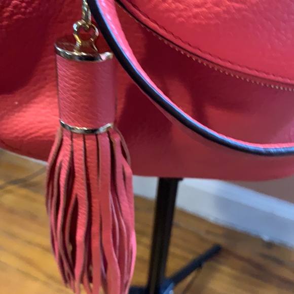 Authentic Michael Kors Leather Crossbody purse - Picture 6 of 11